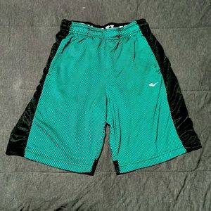 Small green and black mens everlast athletic shorts